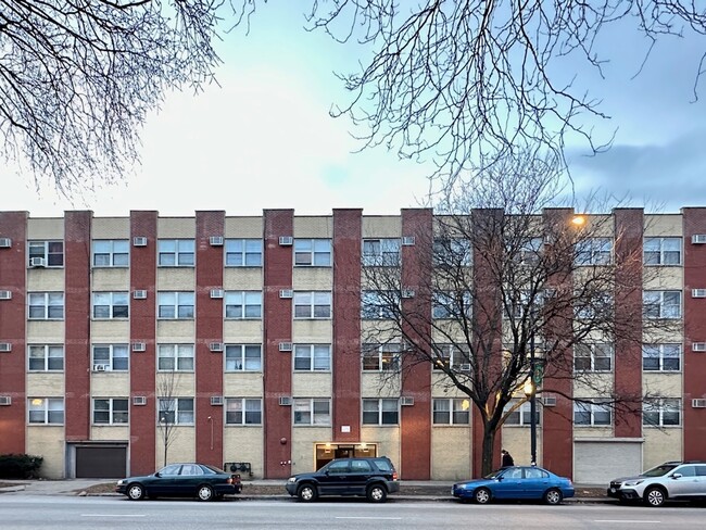 Photo - 6830 N Sheridan Rd Condo Unit 675