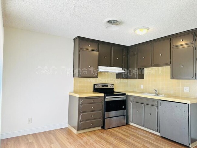 Photo - 1668 W Ashlan Ave