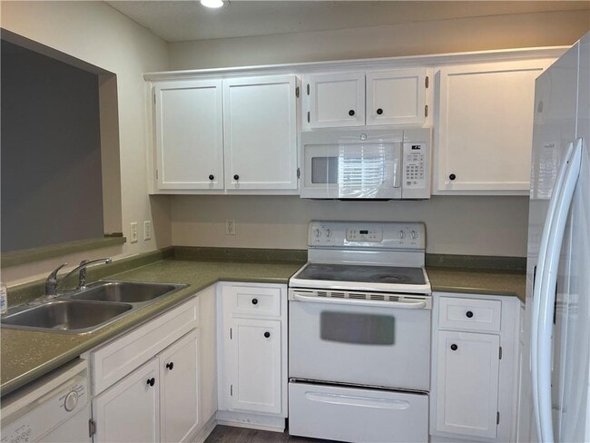 Photo - 106 Red Bud Ct