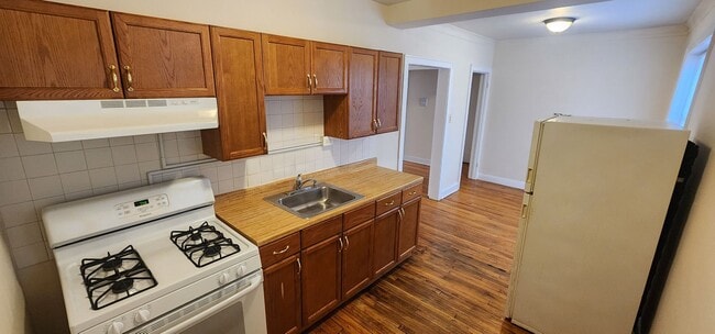 Photo - Spacious Belmont-Cragin One Bed/One Bath - Cats welcome! **Income Guidelines Apply** Unit 4848-A1