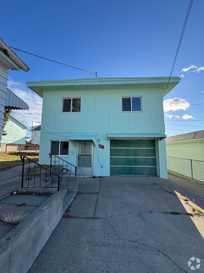 Building Photo - 1920 9th Ave S Unit A Rental