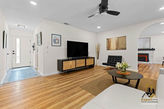 Photo - 1814 Vista Creek Dr