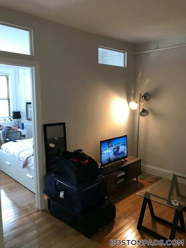 Building Photo - 91 Westland Ave