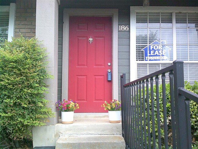 Photo - 1015 E Yager Ln Unidad 186
