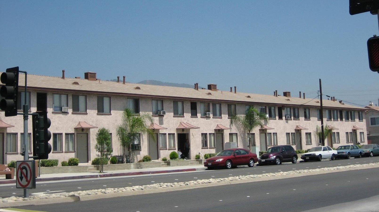 Azusa Metro Apts - Azusa Metro Apts