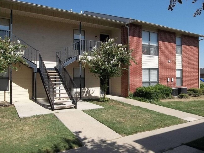 Building Photo - 320 Bluffview Dr Unit #320
