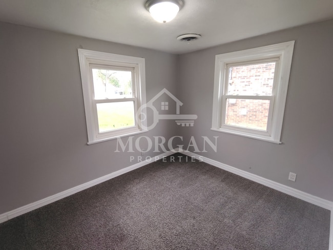 Building Photo - 608 Ellenhurst Dr