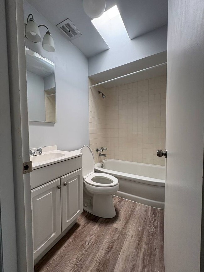 Photo - 8827 W Grand Ave Unit 2R