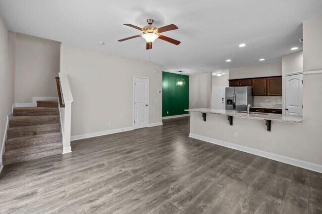 Photo - 147 Ainsdale Dr