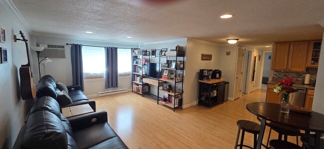 Photo - 558 Main St Unit 1D