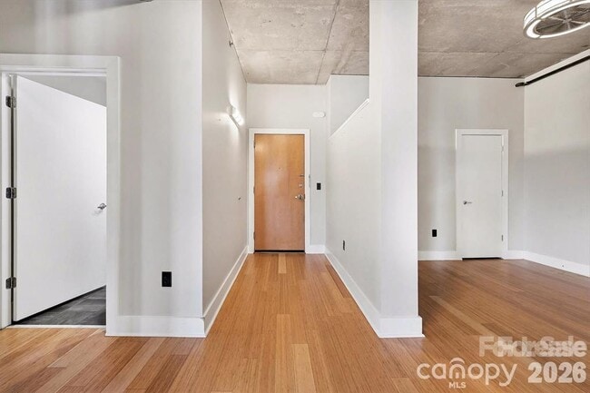 Photo - 505 E 6th St Unidad 304