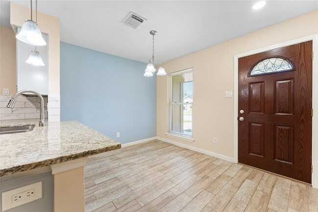 Photo - 1230 Gamma St