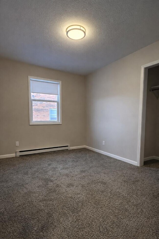 Photo - 102 Lake Ave S