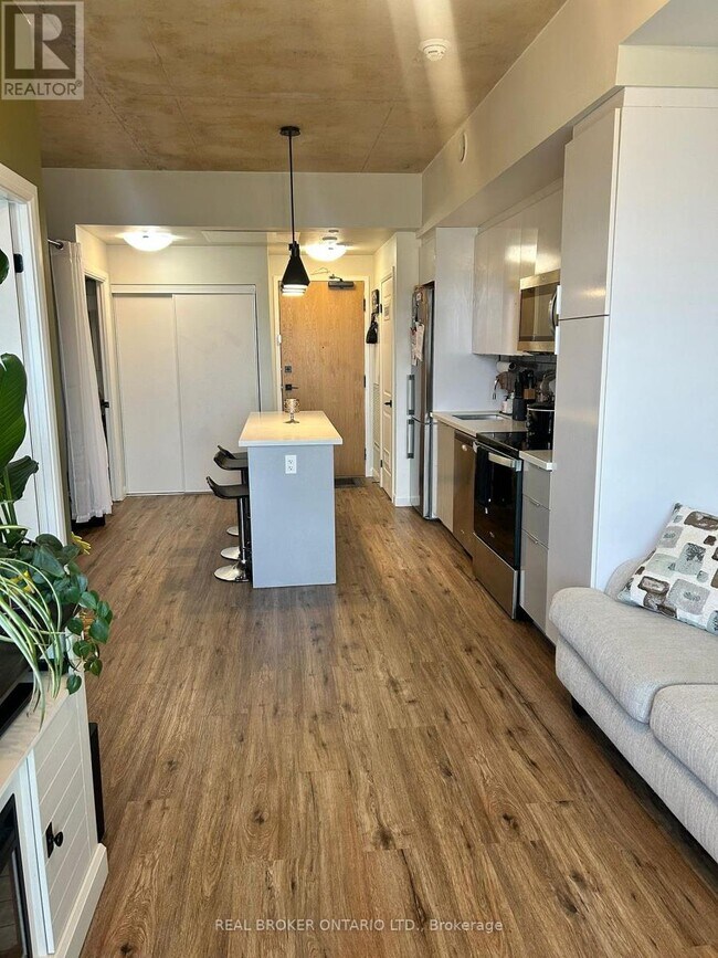 Photo - 7 Erie Ave Unité 402