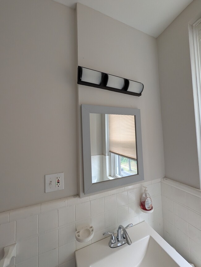 1458 Northampton St Unit 5