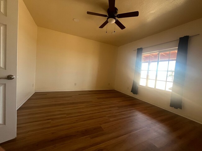 Photo - 4 bedroom 2bathroom Home Available now!