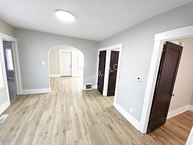 Photo - Beautifully updated 2 bedroom home for rent!