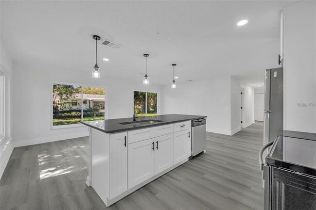 Photo - 920 Lockhart St