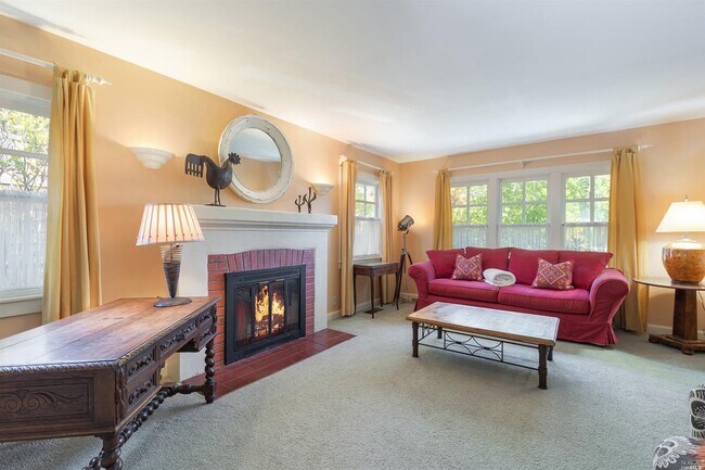 Photo - 1655 Scott St