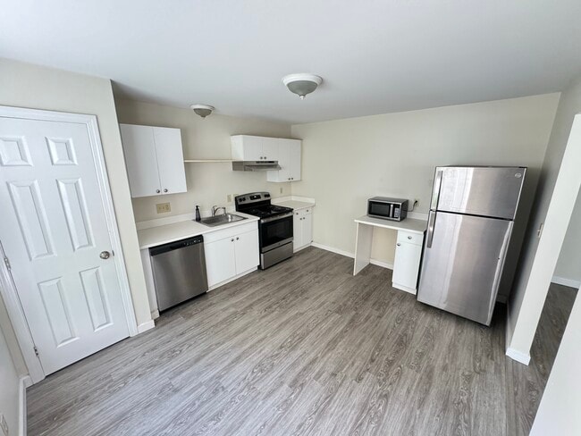 Photo - Marshfield Apartments