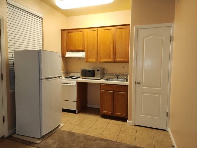 Photo - 1561 Jainine St