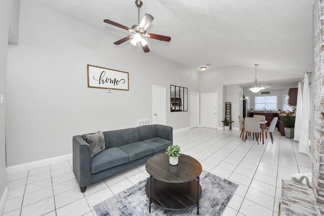 Photo - 20627 Burwood Cir