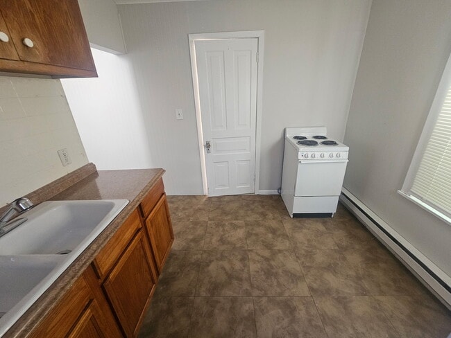 Photo - 959 Earl St