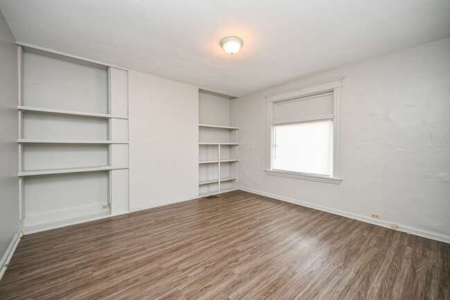 Photo - 2535 Vestry Ave