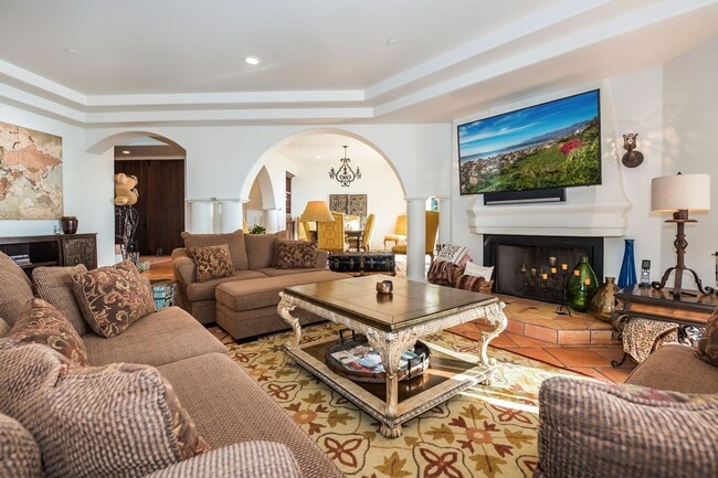 Photo - 875 Sand Point Rd