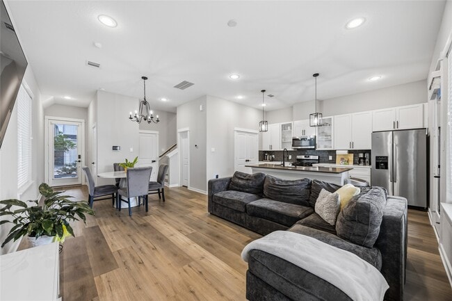 Photo - 6723 Parker Oaks Ln