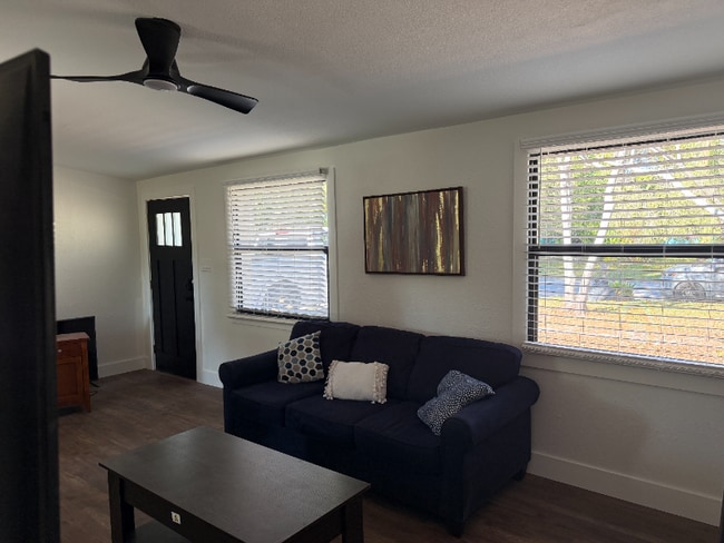 Photo - 3000 Karen Ave