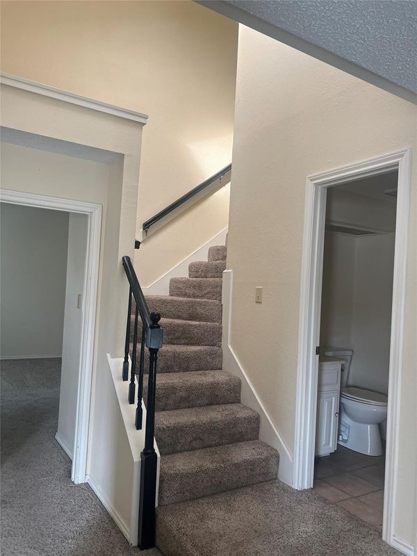 1 Lakeway Dr Unit a