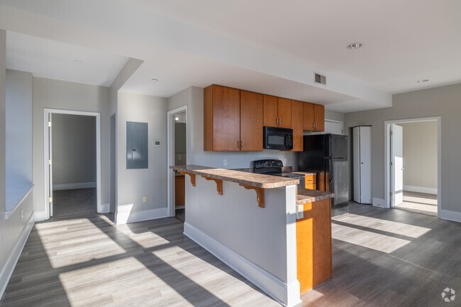 2BR, 1BA - 676SF - Kitchen and Living Space