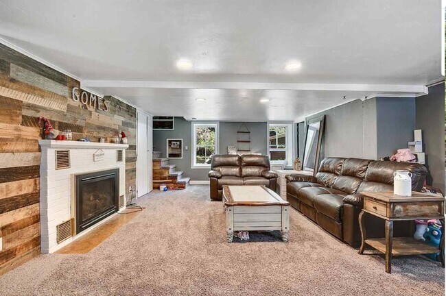 E2508 Sunset Rd
