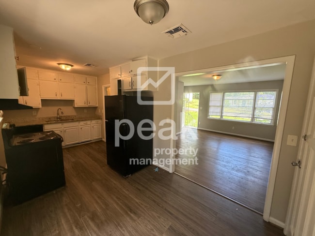 Photo - $1,199! 3Bed/ 1.5 Bath House! North of Bir...