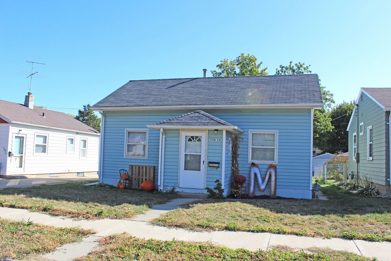 Sunny Home Awaits You - Sunny Home Awaits You Unit 1716 S 8th Ave