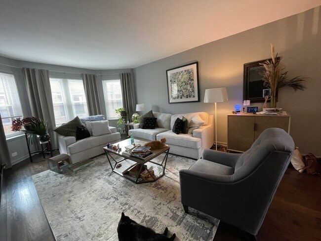1210 W Jarvis Ave Unit 3S