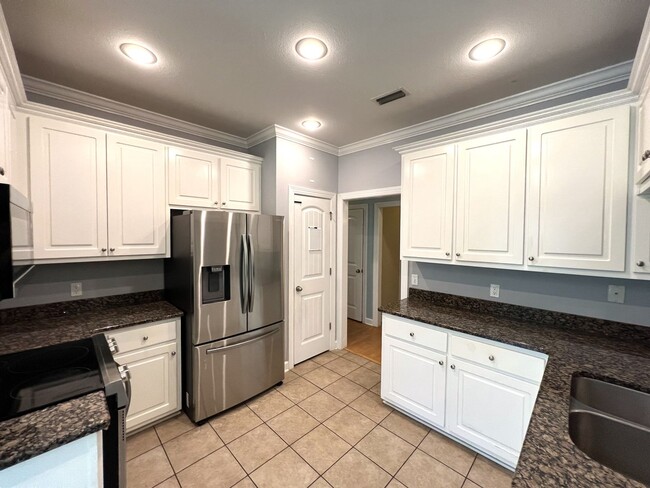 Photo - 123 W Edgewood Dr