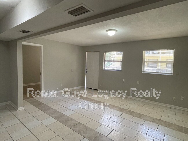 Photo - 1738 Wright Ave Unit #2