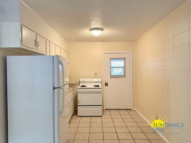 Photo - Newly Painted 2 Bedroom Home in Fort Walton Beach!