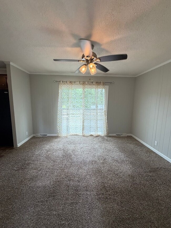 Photo - 3 Bedroom 2 Bath Home For Rent in Sango Area!