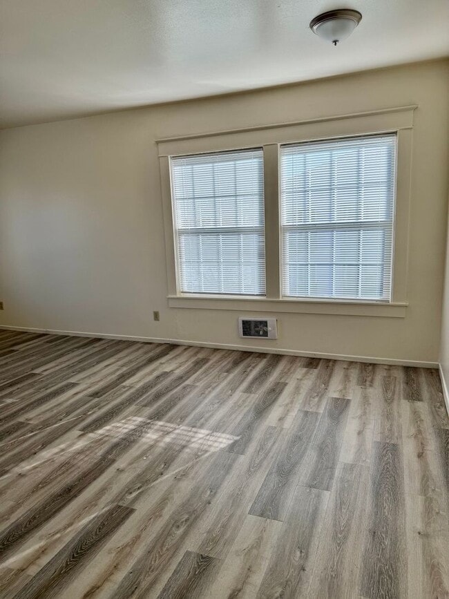 Photo - Vancouver Ave.