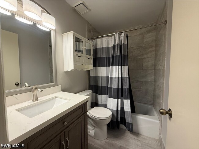 Photo - 381 17th St SW