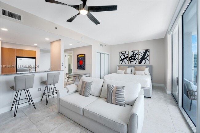 Building Photo - 1060 Brickell Ave Unit 3209