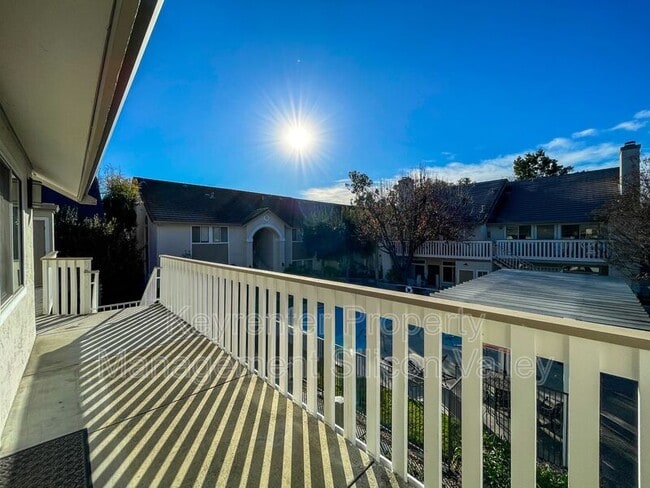 Photo - 2968 Moorpark Ave