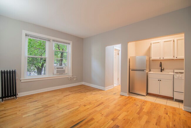 Photo - 1414 W Pratt Blvd Unit 220