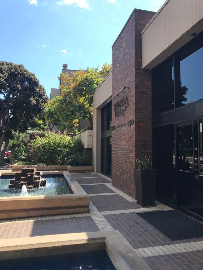 Classy, low impact garden style entrance - 850 State St Unit 324