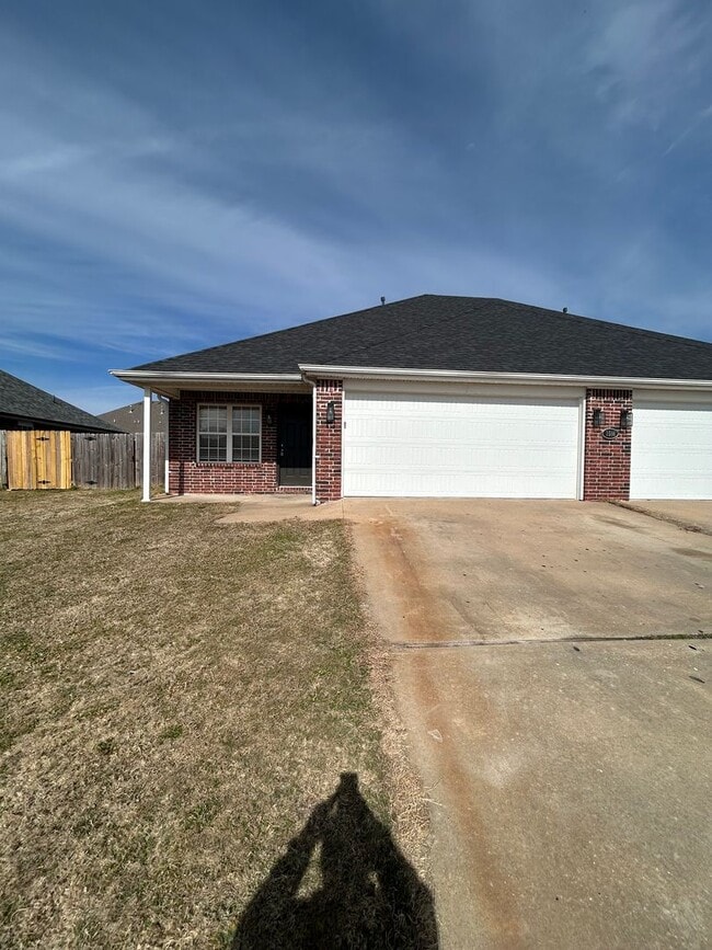 Building Photo - 1598 Tolleson Loop Unit 1598 Tolleson Loop A