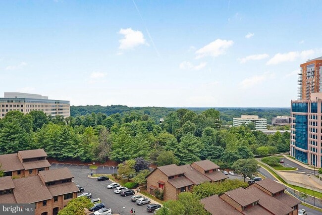 Photo - 8360 Greensboro Dr Unit 922