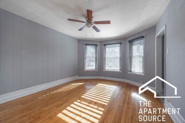 Photo - 5128 W Henderson St Unit 2